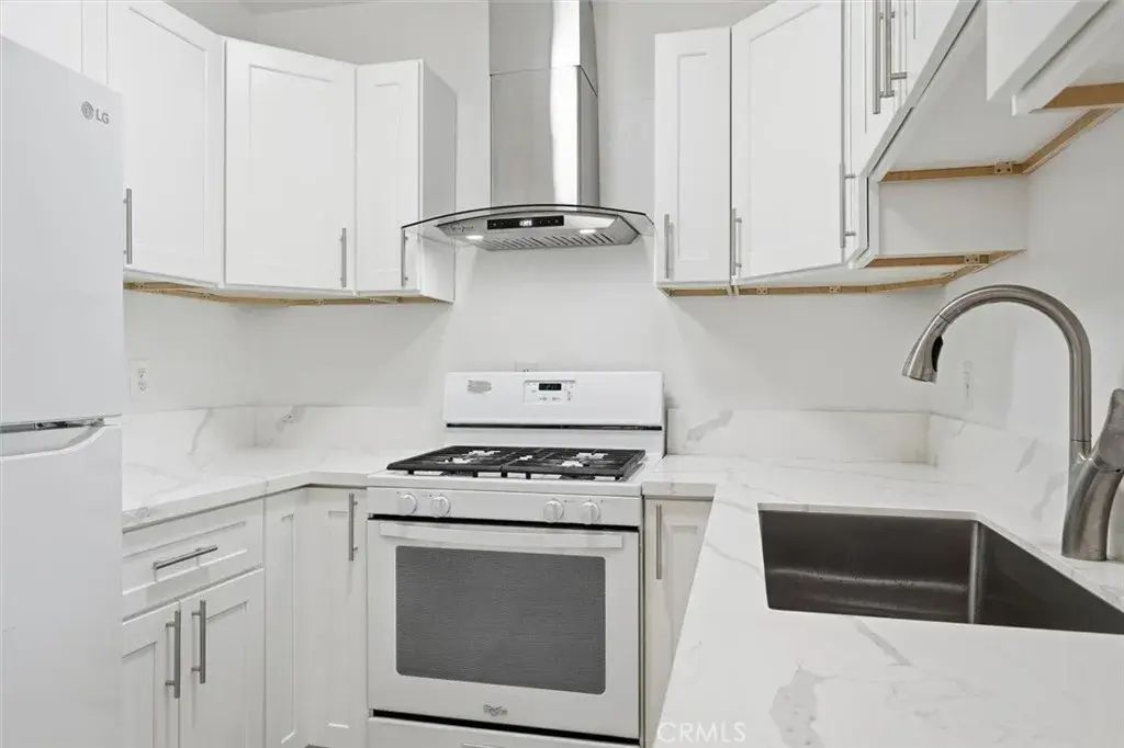 1036 Magnolia 207, Gardena