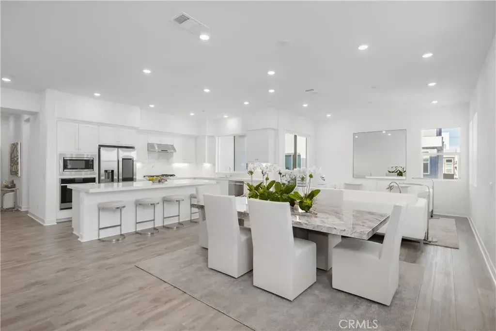 27225 Cranmore 101, Valencia