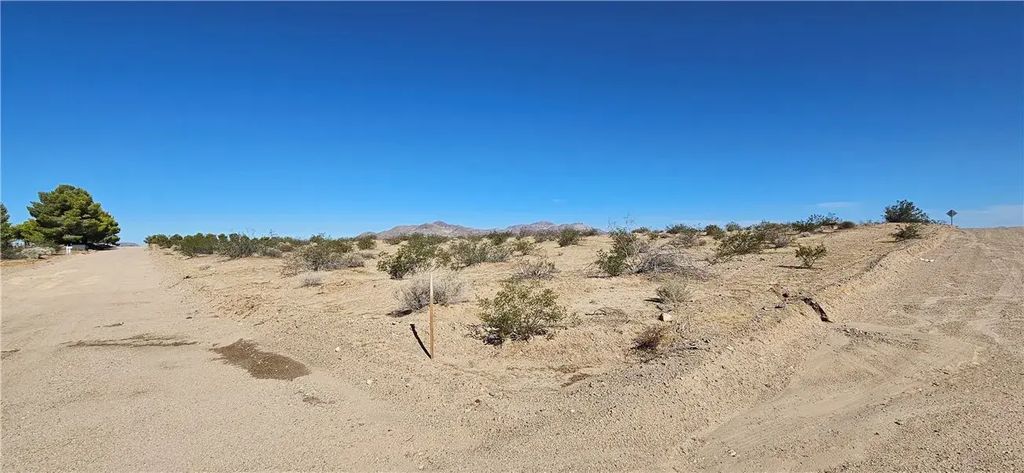 800 Mandrill St., Newberry Springs