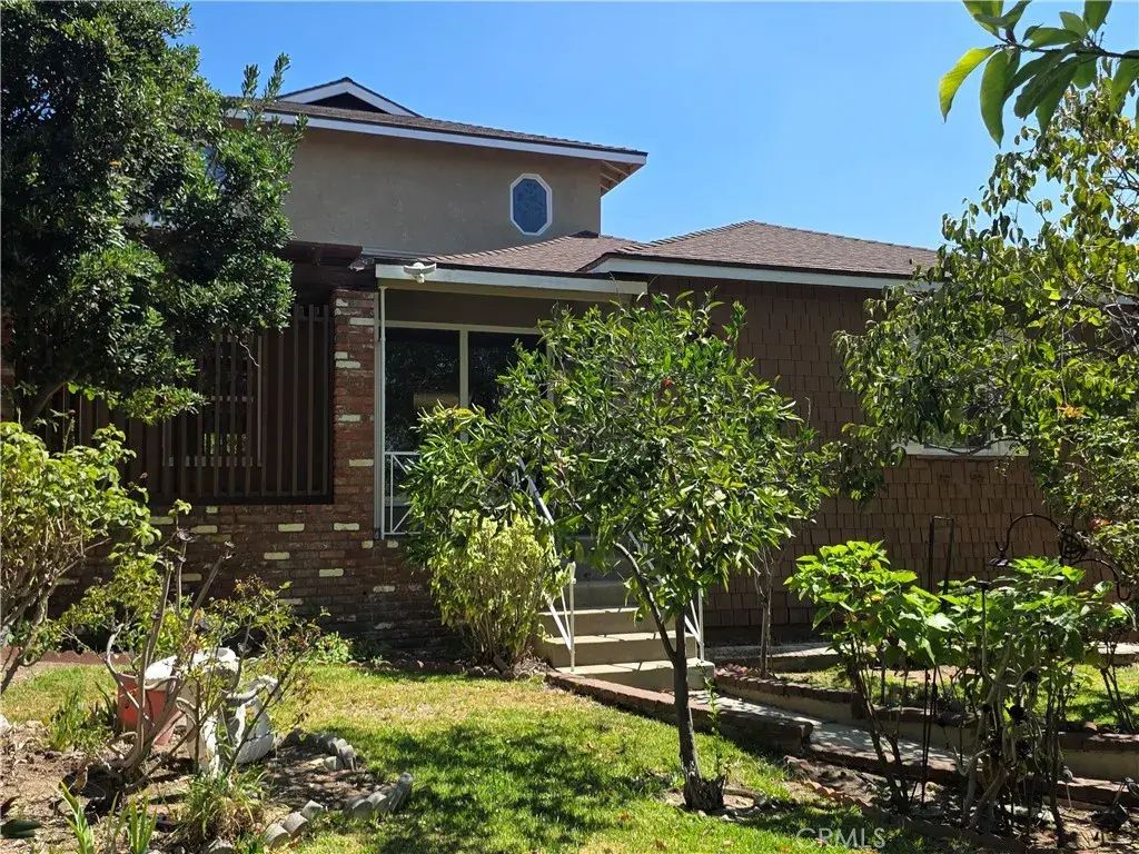 3255 Henrietta, Glendale