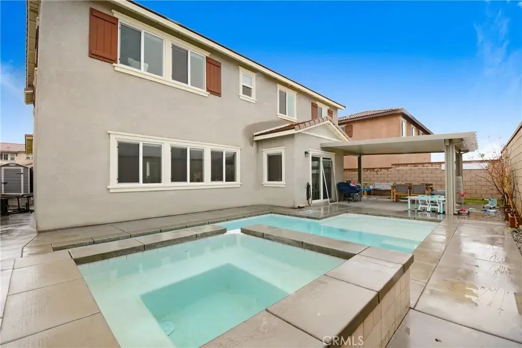 15740 Parry Peak Drive, Fontana