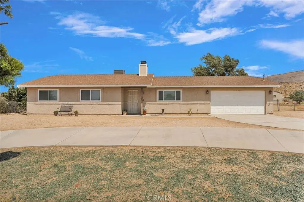 9515 Yucca Street, Apple Valley