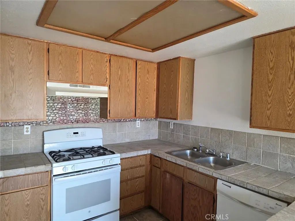 751 Higgins Road 1, Barstow