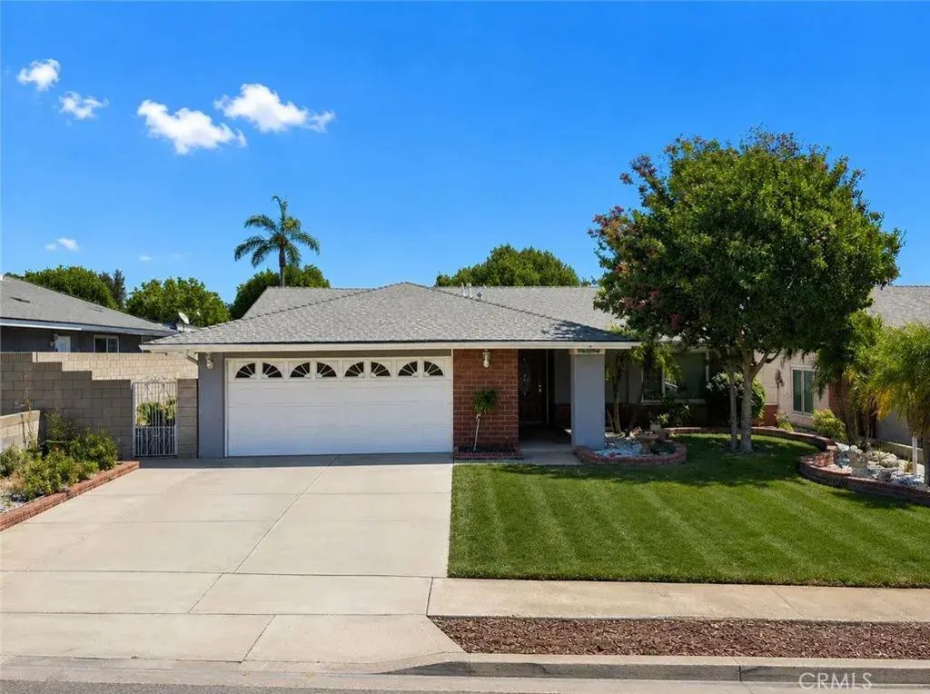 1472 Francis, Upland