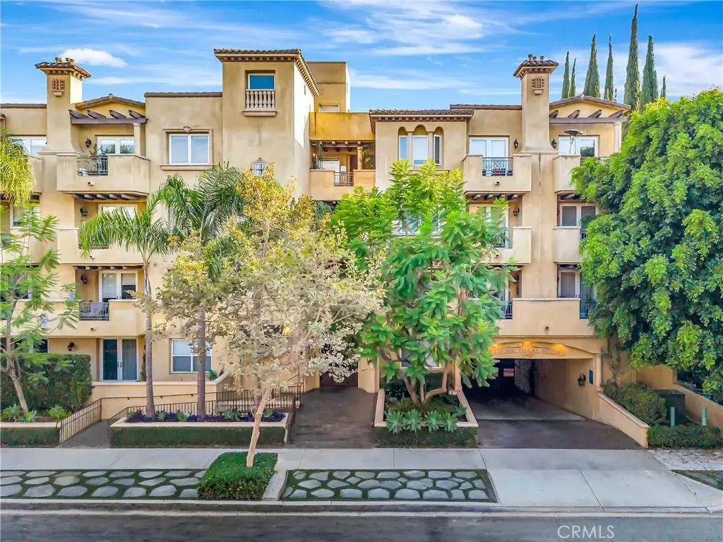 12044 Hoffman Street 303, Studio City