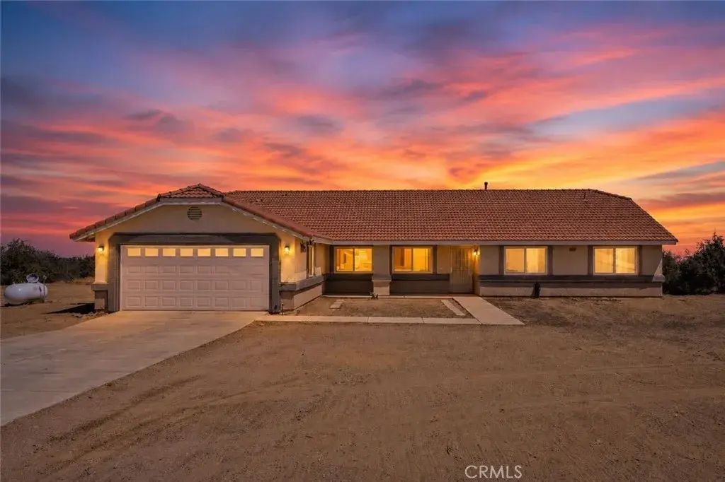 9352 Cedar Street, Oak Hills