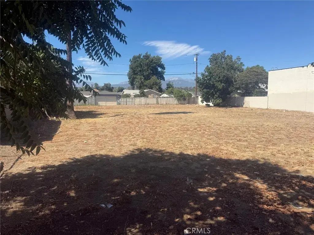 1265 W Holt, Pomona
