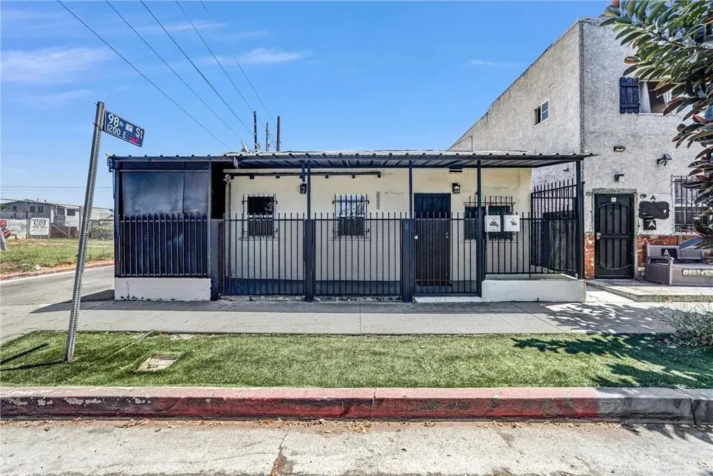 9808 S Central, Los Angeles