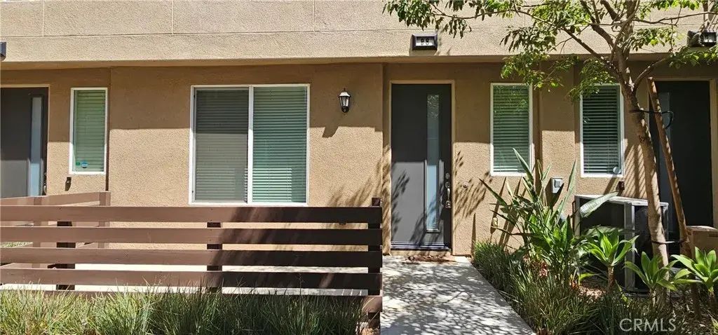 422 W Route 66 98, Glendora