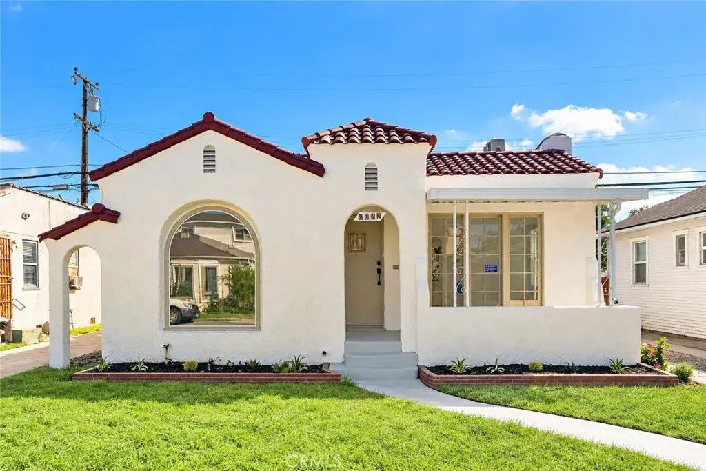 6072 Myrtle Avenue, Long Beach