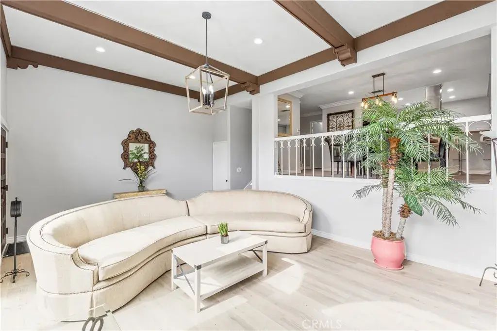 115 N Almansor 37, Alhambra