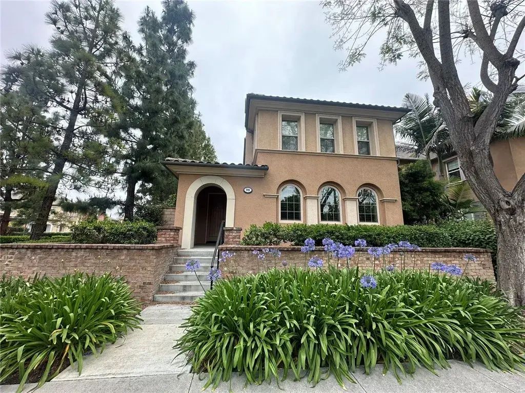 99 Lamplighter, Irvine