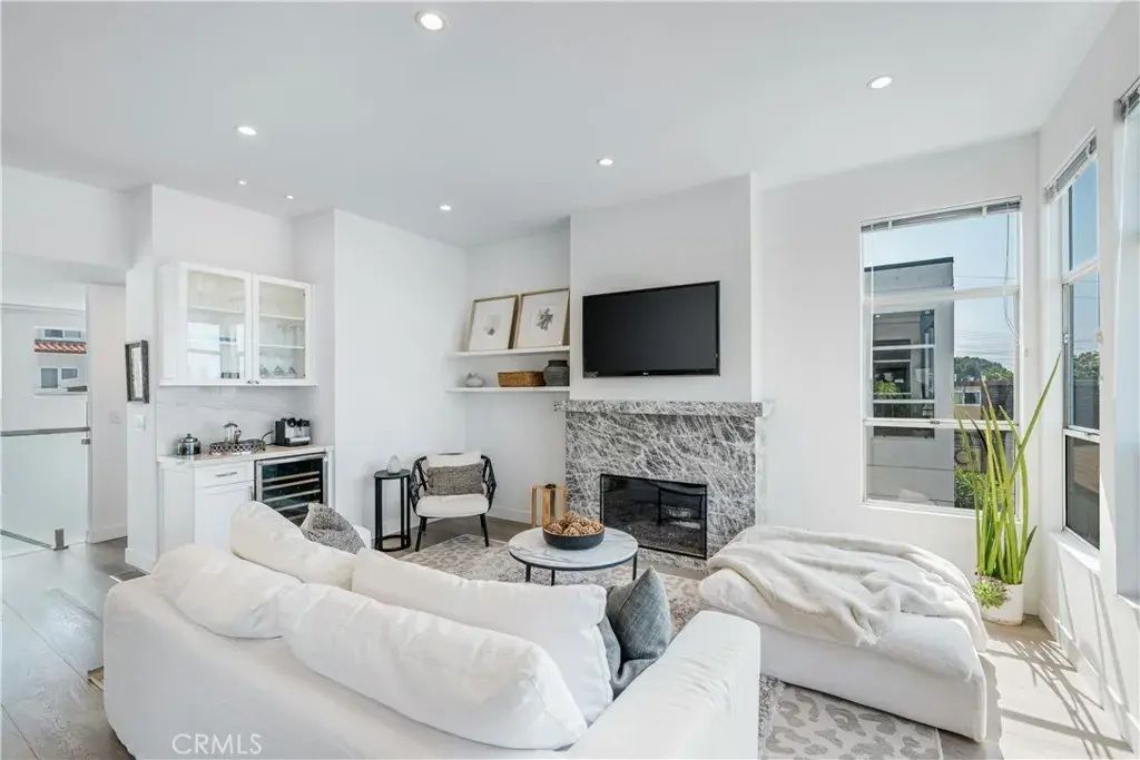647 1st Place, Hermosa Beach