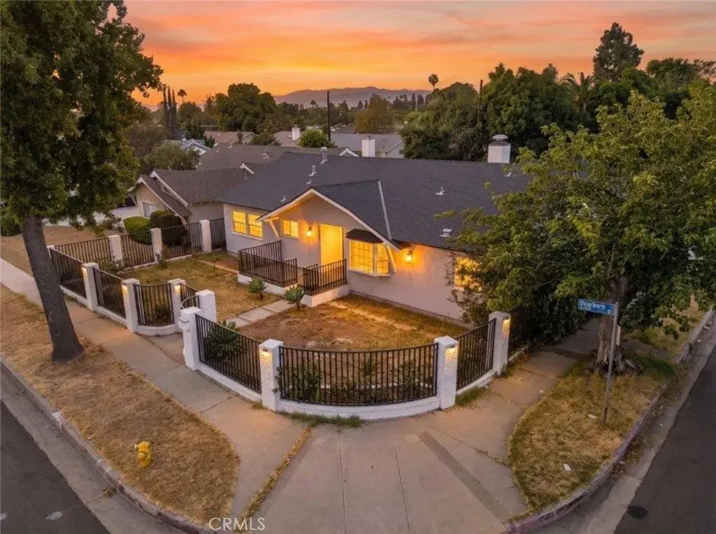 16003 Dearborn Street, North Hills