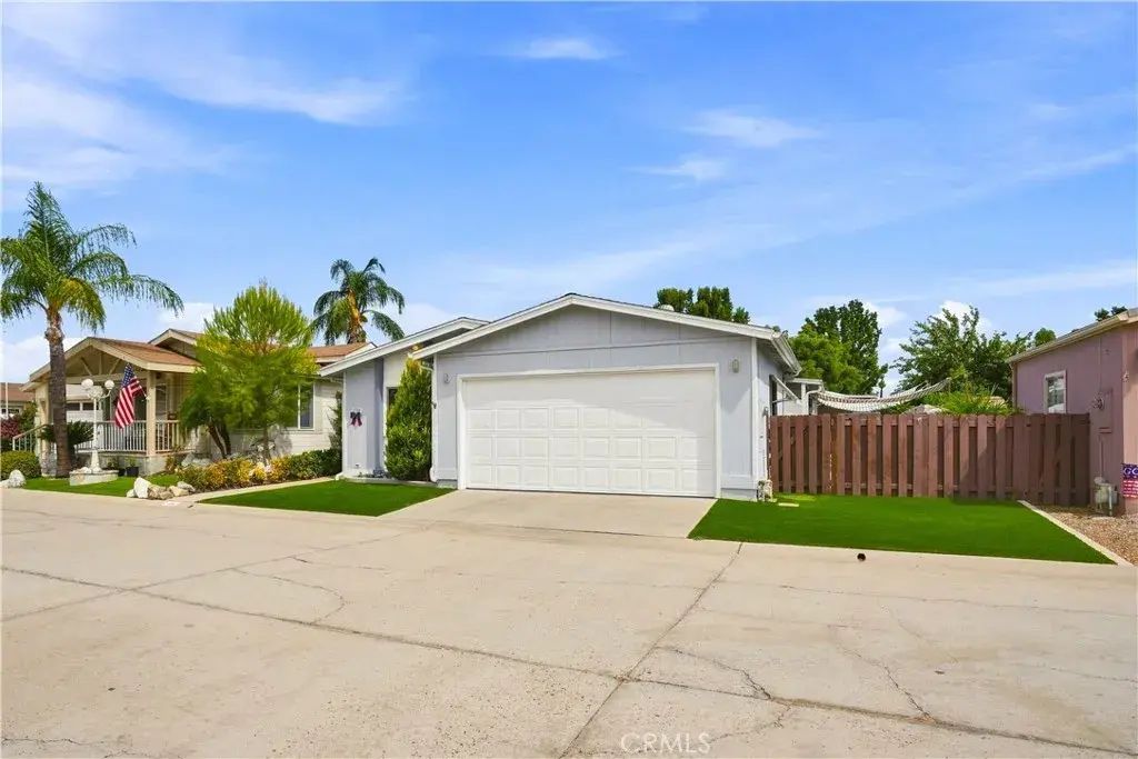 27250 Murrieta 115, Menifee