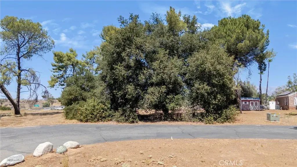 61 Redwood, Calimesa