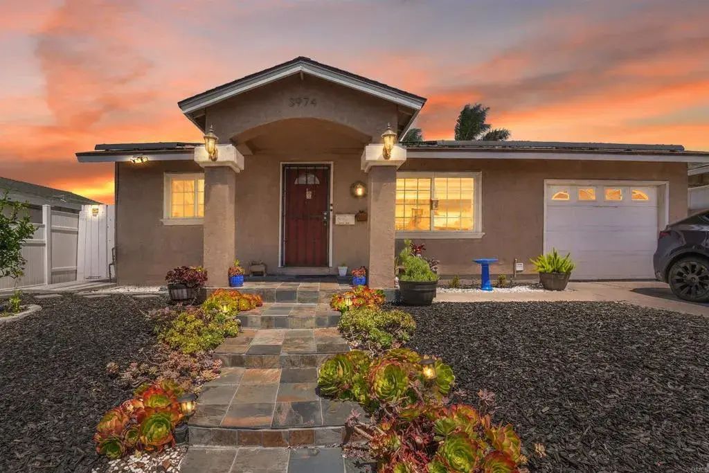 3974 Daves Way, 