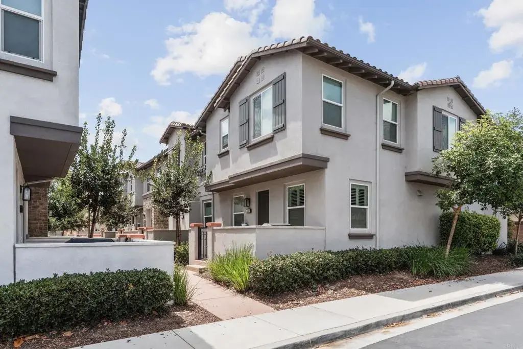 4136 Sitio Flor, Oceanside