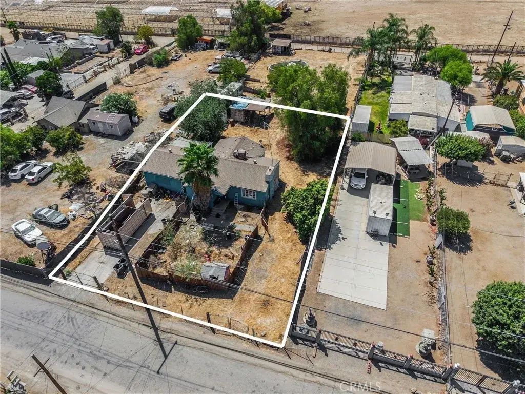 21607 Club, Perris