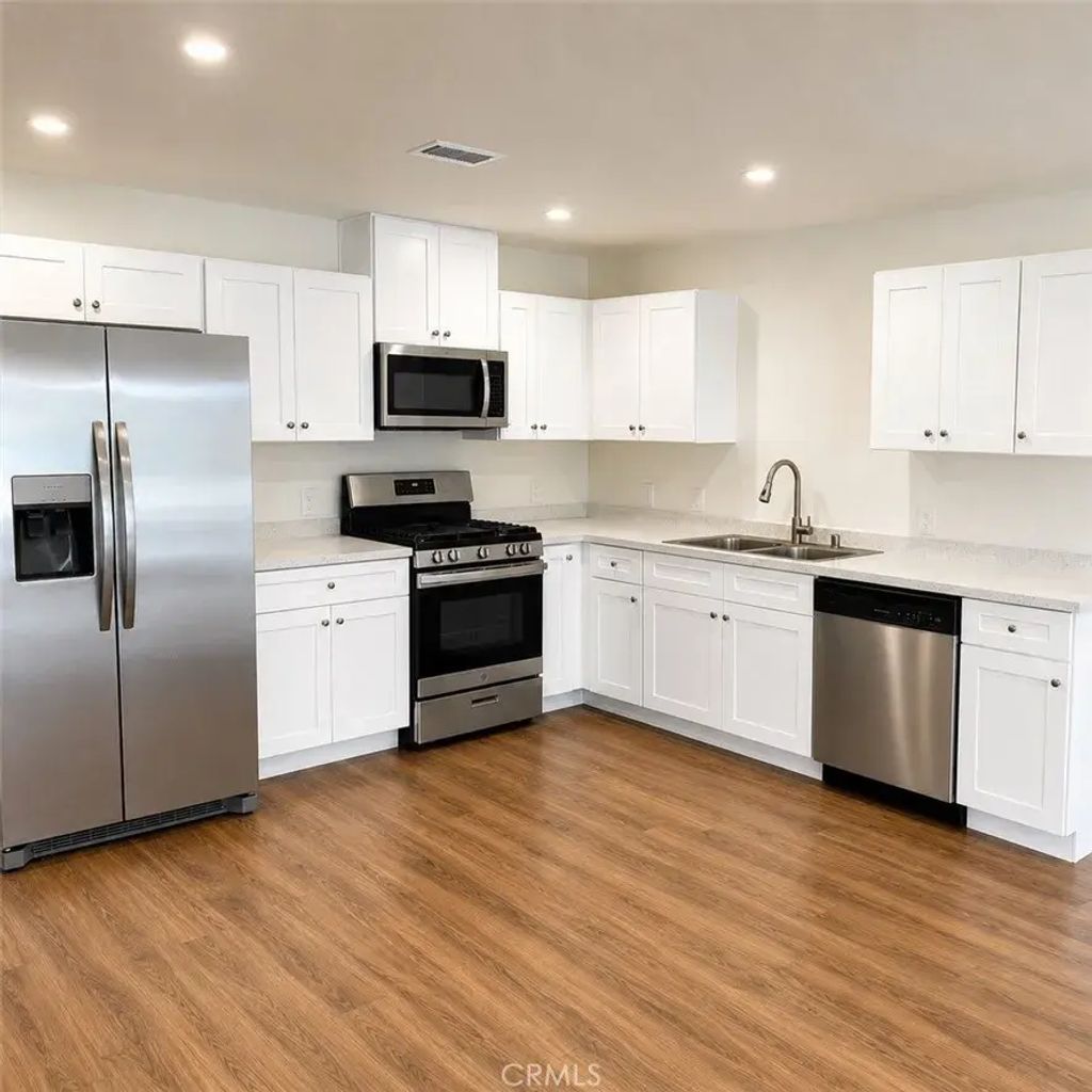 1040 El Camino B, Costa Mesa