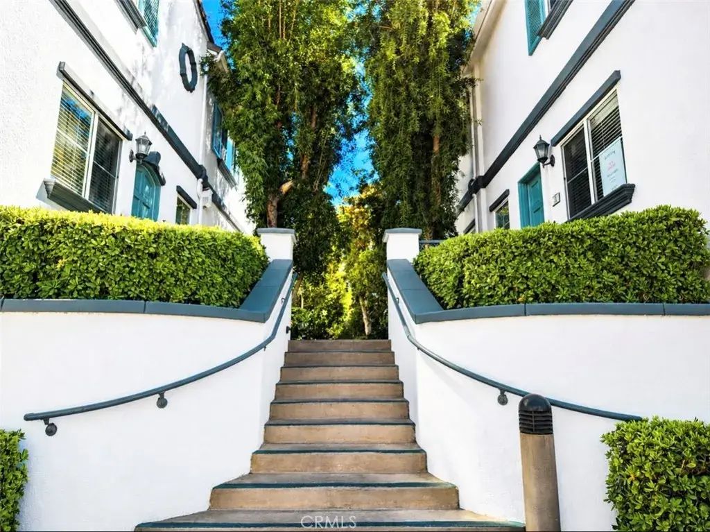 9301 Shirley Avenue 16, Northridge