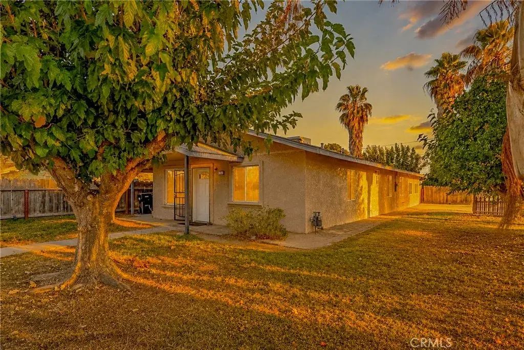 9566 E Broadway, Planada