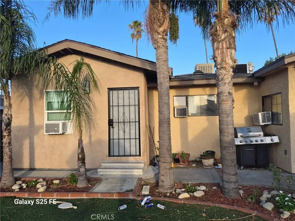 9143 Tamarind, Fontana