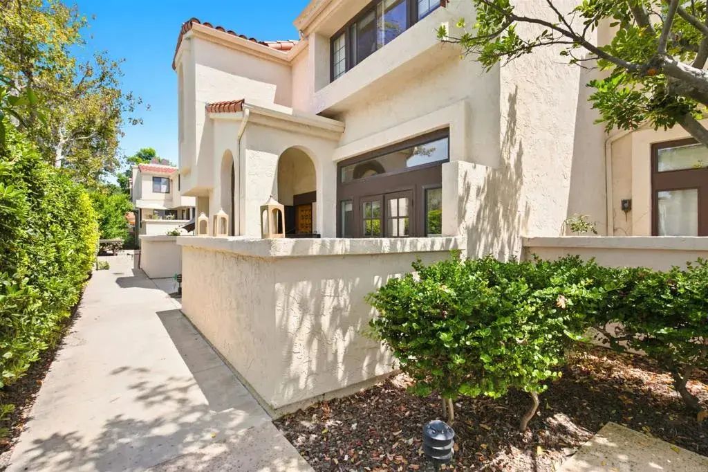 5715 Baltimore Dr 83, La Mesa