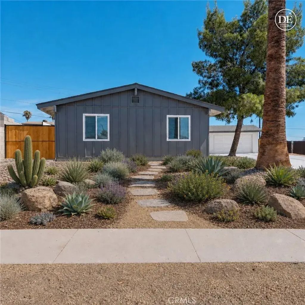 1213 E Virginia Way, Barstow