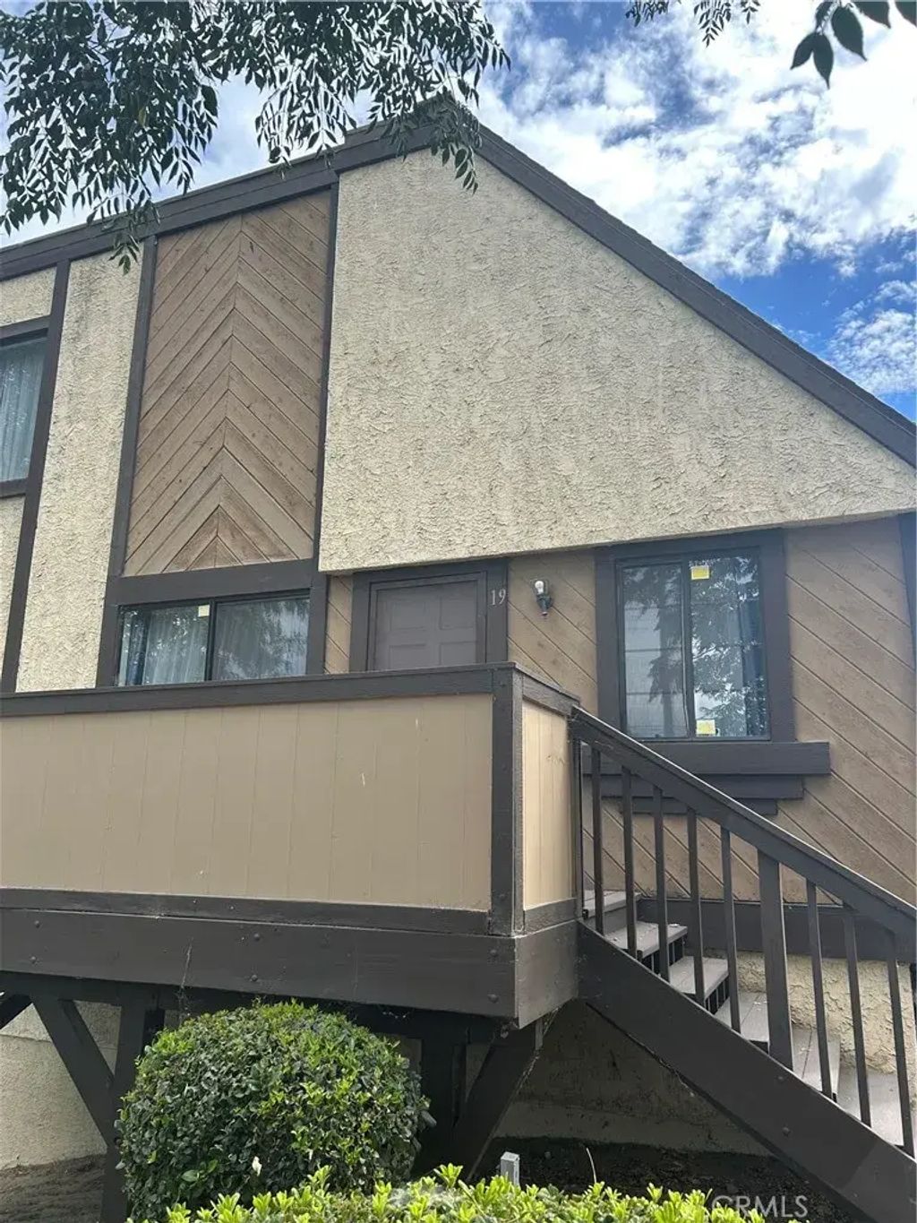 11300 Foothill Boulevard 19, Sylmar