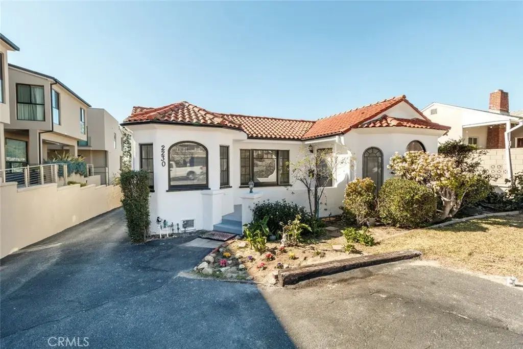 2230 Montrose Avenue A, Montrose