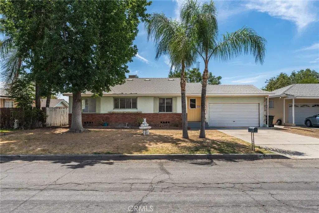 237 W Van Koevering Street, Rialto