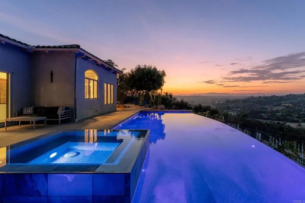 30330 Via Maria Elena, Bonsall
