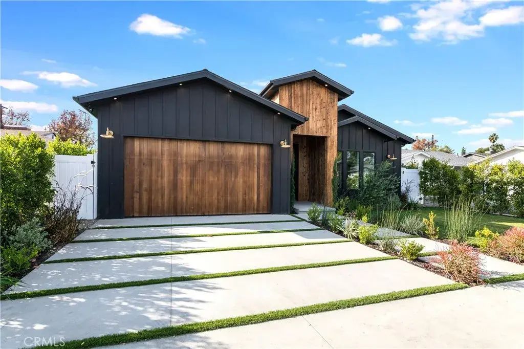 5323 Allott Avenue, Sherman Oaks