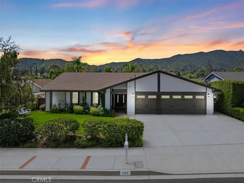 752 Capitan, Thousand Oaks