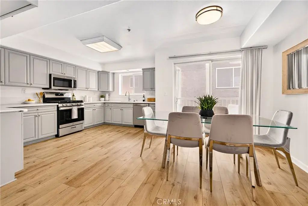 6446 Woodley Avenue 3, Lake Balboa