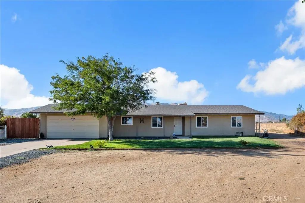 21011 Valencia, Apple Valley