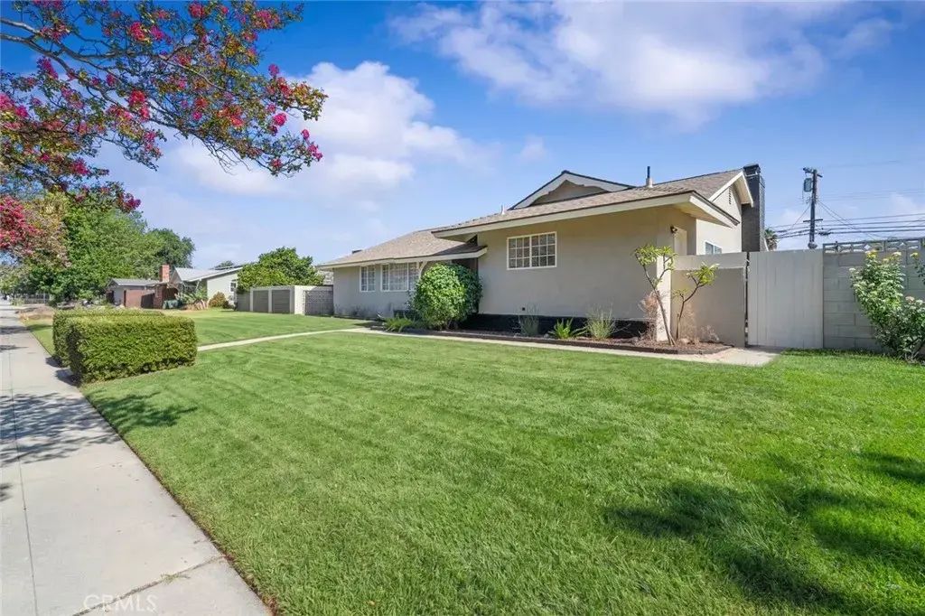 285 E Mckinley Avenue, Pomona