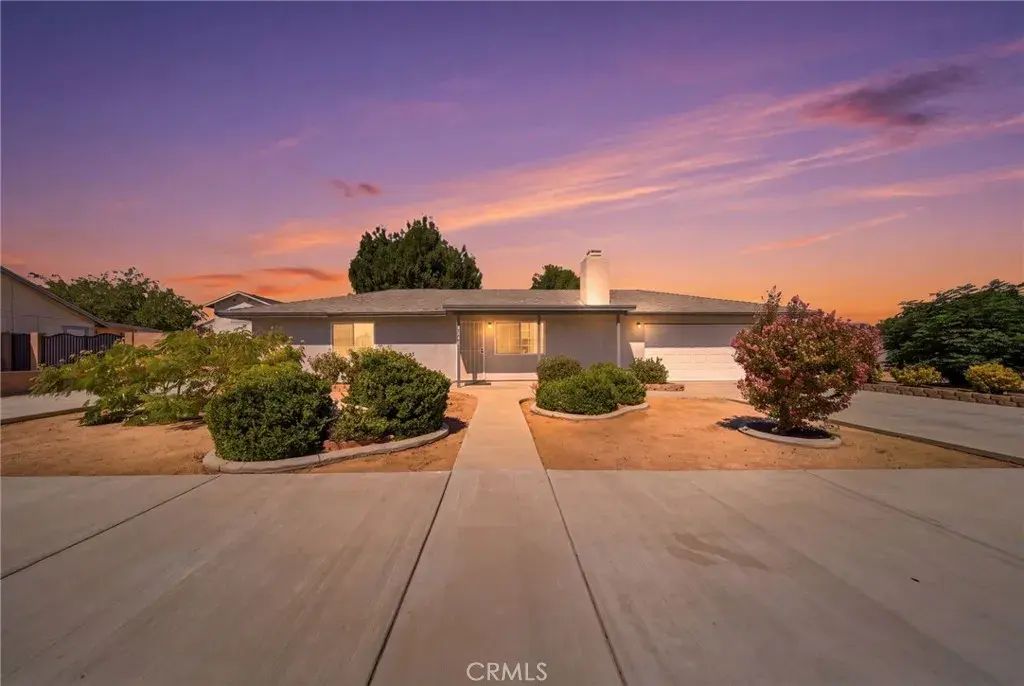 11998 Omak Road, Apple Valley