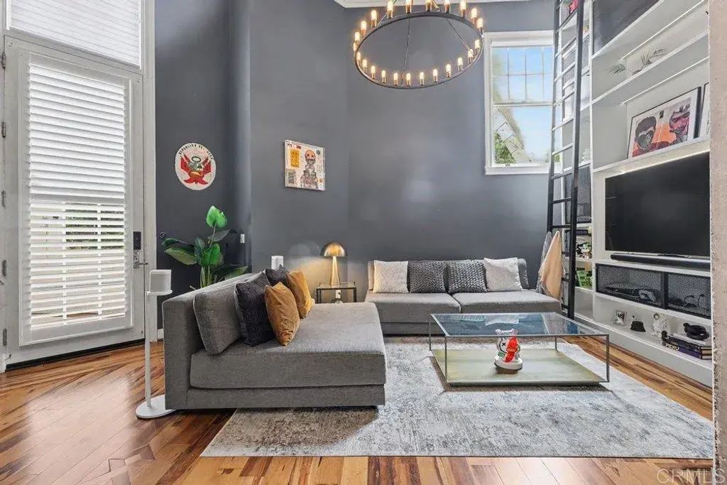 702 Ash Street 105, 
