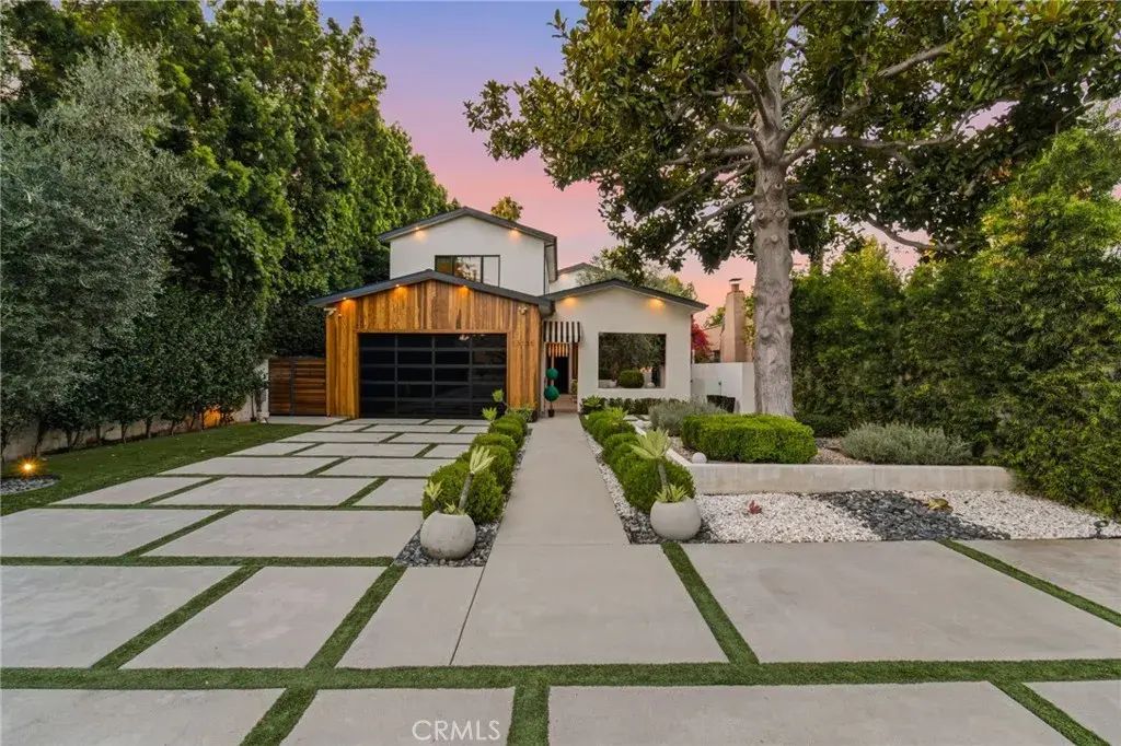 13135 Chandler Boulevard, Sherman Oaks