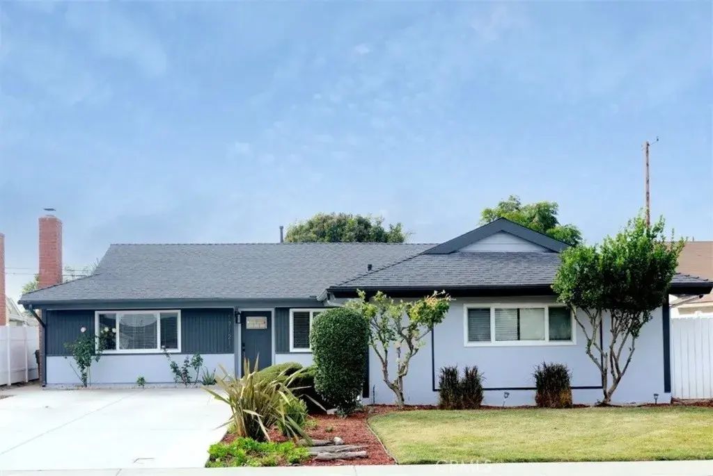 17121 Hague Lane, Huntington Beach
