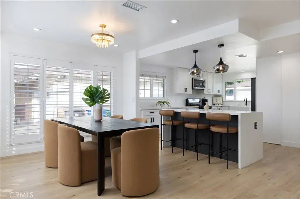 1066 E 45th Way, Long Beach