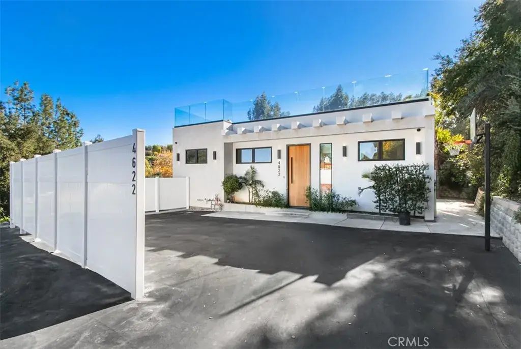 4622 Caritina, Tarzana