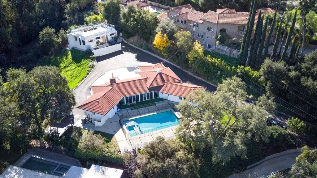 4620 Caritina, Tarzana