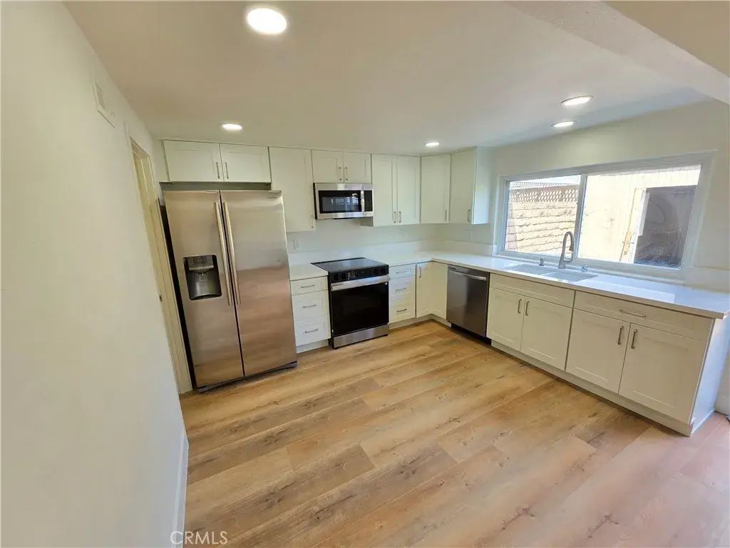 4331 Larwin, Cypress