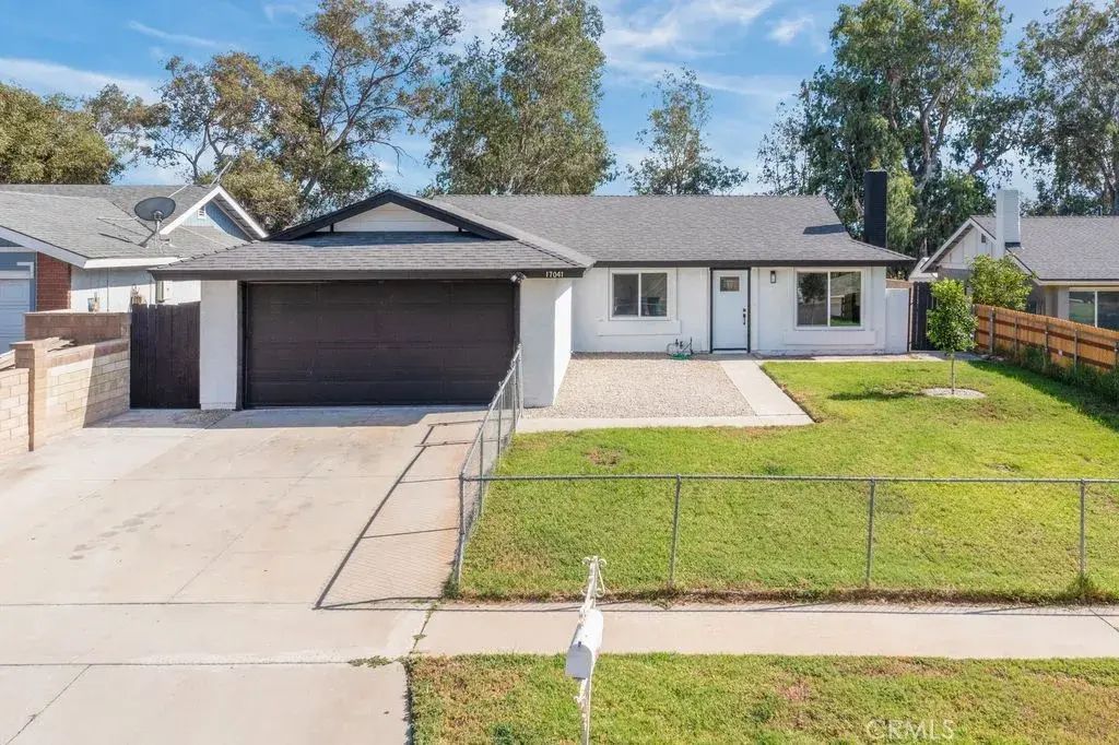 17041 Fairfax, Fontana