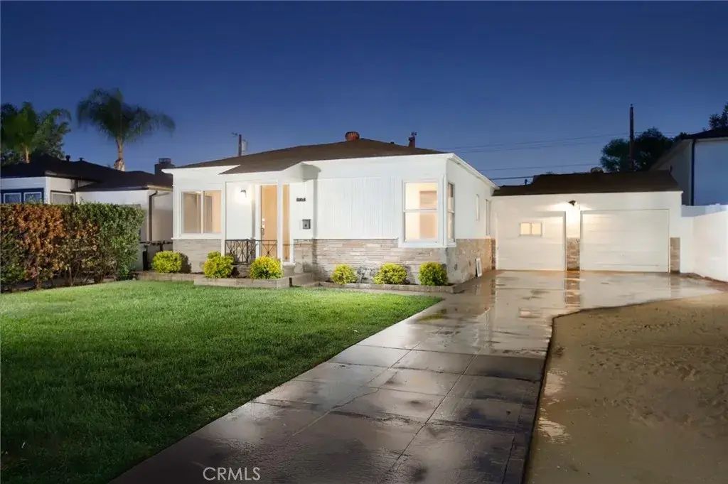 2104 N Pass, Burbank