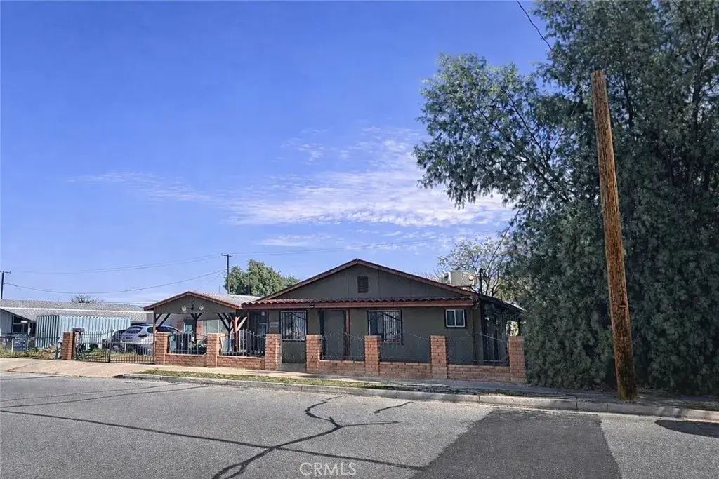 301 N K, Needles
