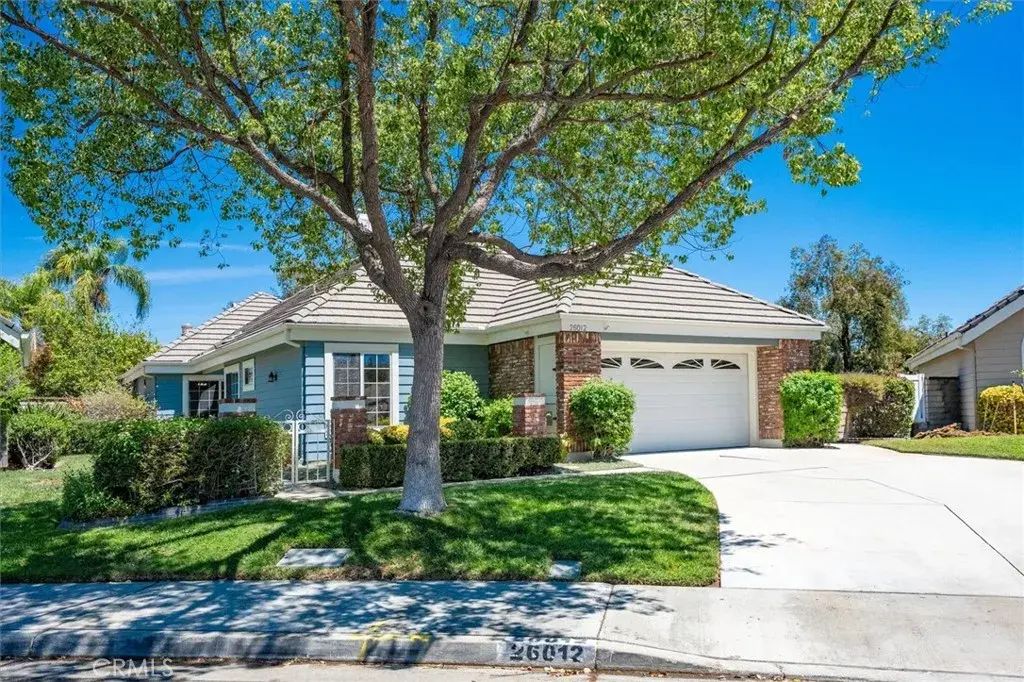26012 Lucerne Court, Valencia